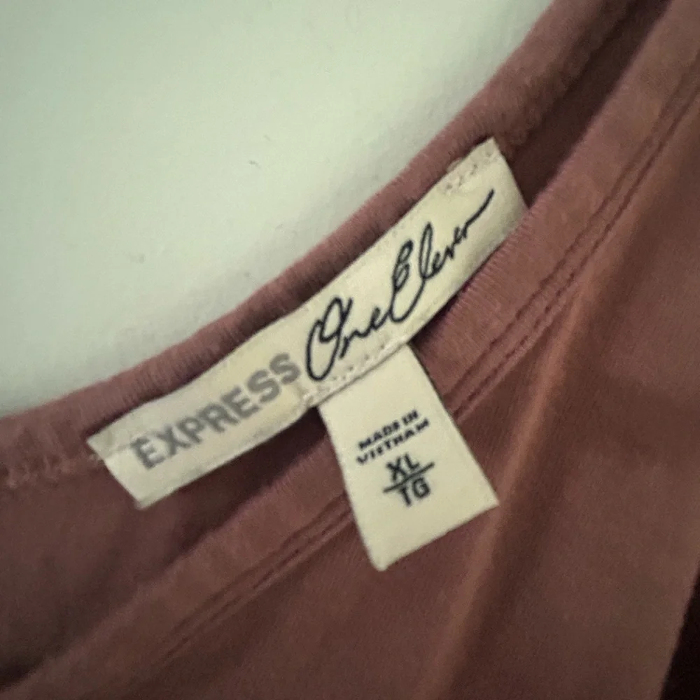 NWOT✨ Express Top - Picture 4 of 4